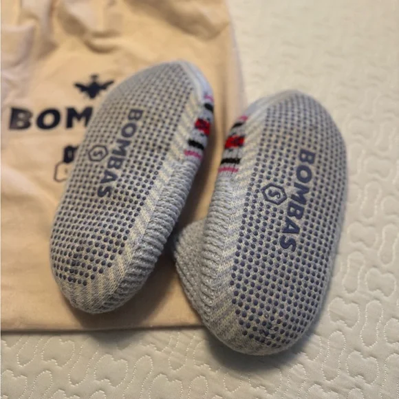 Bombas Women’s Gripper Slipper - Size S - Picture 2 of 3
